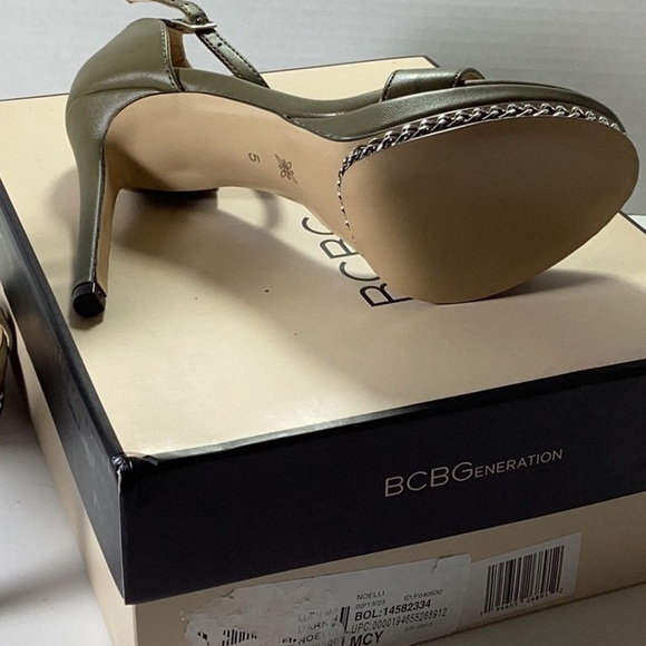 Women's Noelli Chain Detailed Platform Sandal - Picture 10 of 10